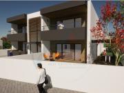 Apartamento T3 em construção, com jardim privado