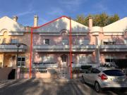 Apartamento T3 em Moradia com Garagem, Sótão e Zona de...