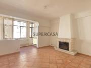Apartamento T3 em Póvoa de Santo Adrião com Vista Desafogada