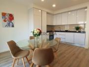 Apartamento T3 em remodelação em Benfica Lisboa