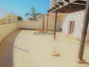 Apartamento T3 Figuras com 2 estacionamentos e terraço...