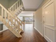 Apartamento T3 com varandas, na Foz do Douro, Porto