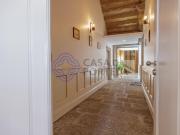 Apartamento T3 inserido no Palacete das Hortas no centro...