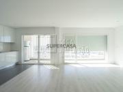 Apartamento T3 localizado na zona de Santa Marta do...