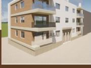 Apartamento T3 Moderno com box de garagem e espaço...