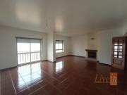 Apartamento T3 no Carregado
