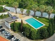 APARTAMENTO T3 NOS JARDINS DA PAREDE CONDOMINIO COM PISCINA!