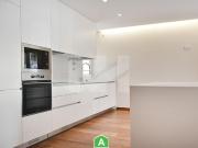 Apartamento T3 | Novo | Box p/ 2 carros | 70m da Praia |...