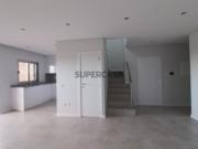 Apartamento T3 NOVO, com 2 varandas, terraço privativo...