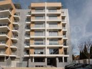 Apartamento T3 Novo com Estacionamento Parede 2 E