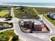 Apartamento T3 Novo com Piscina e Vista Mar situado em...