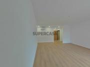 Apartamento T3, novo, com varanda e box para dois...