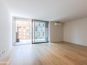 Apartamento T3 Novo com Varanda e Vista Mar
