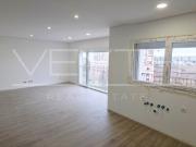 Apartamento T3 Novo com Parqueamento com Varanda em...