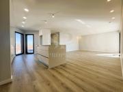 Apartamento T3 NOVO com Vista de Mar