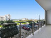 Apartamento T3, novo, com vista de mar, localizado em...