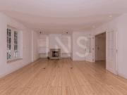 Apartamento T3 para arrendamento sem móveis com piscina...