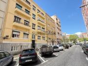 Apartamento T3, para remodelação, em Arroios, Lisboa