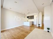 Apartamento T3 Remodelado com 2 Suítes e Closet na Av....