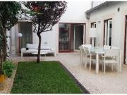 Apartamento T3 Remodelado com Pátio Privativo em São...