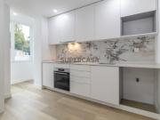 Apartamento T3 Remodelado com zona exterior comum junto...