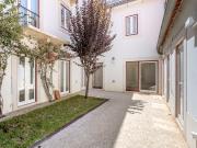 Apartamento T3, remodelado, na Rua de São Bento, Lisboa