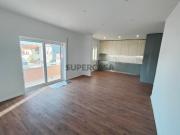 Apartamento T3 renovado com garagem fechada em Aguas Santas