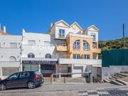 Apartamento T3 Renovado com Vista Mar em Condomínio...