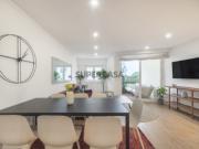 Apartamento T3 renovado e mobiliado, em Cascais