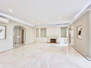 Apartamento T3 Renovado em Cascais com Estacionamento...