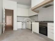 Apartamento T3 renovado na Praça Francisco Sá Carneiro...