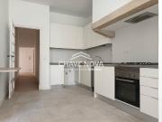 Apartamento T3 renovado na Praça Francisco Sá Carneiro...