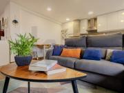 Apartamento T3, renovado, situado em Massamá, perto da...