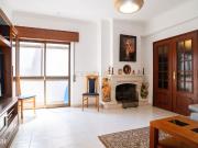 Apartamento T3, situado na Rua Fonte de So Romo, N2 Bom...