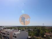 Apartamento T3, top floor, com terraço privado e...