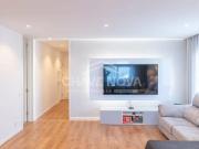 Apartamento T3 Totalmente Remodelado com Garagem Box e...