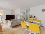 Apartamento T3 totalmente remodelado com suite, varanda...