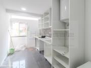 Apartamento T3, totalmente remodelado, em Odivelas
