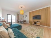 Apartamento T3, Totalmente Remodelado, na Praça de...