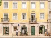 Apartamento T3 totalmente renovado, em Santos, Lisboa