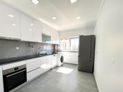 Apartamento T3 Remodelado c/ Arrecadação, junto ao rio...