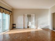 Apartamento T4+1 com varanda, no Campo Grande, em Lisboa...