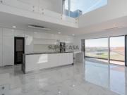 Apartamento T4+1 Duplex com terraços e garagem no Montijo