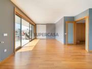 Apartamento T4+1 duplex com varanda em Matosinhos Sul