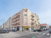 Apartamento T4+2 em Campo de Ourique, com uma área de...