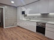 Apartamento T4 à venda em Rio de Mouro, concelho de...