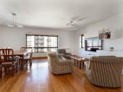 Apartamento T4 com 161 m2 em Miraflores | Wallis Real Estate