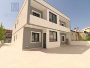 Apartamento T4 com 3 Suites e Logradouro em Almada
