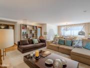 Apartamento T4 com Arrecadao e Trs Lugares de Garagem em...