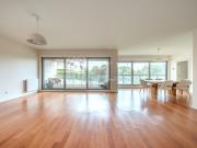 Apartamento T4 com garagem e jardim na Foz do Douro, Porto